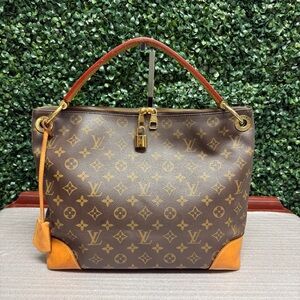 Louis Vuitton Berri PM
